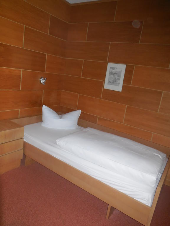 Hotel Garni Am Hechenberg Μάιντς Δωμάτιο φωτογραφία